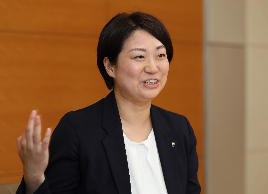 独自の制度について説明する齋藤さん
